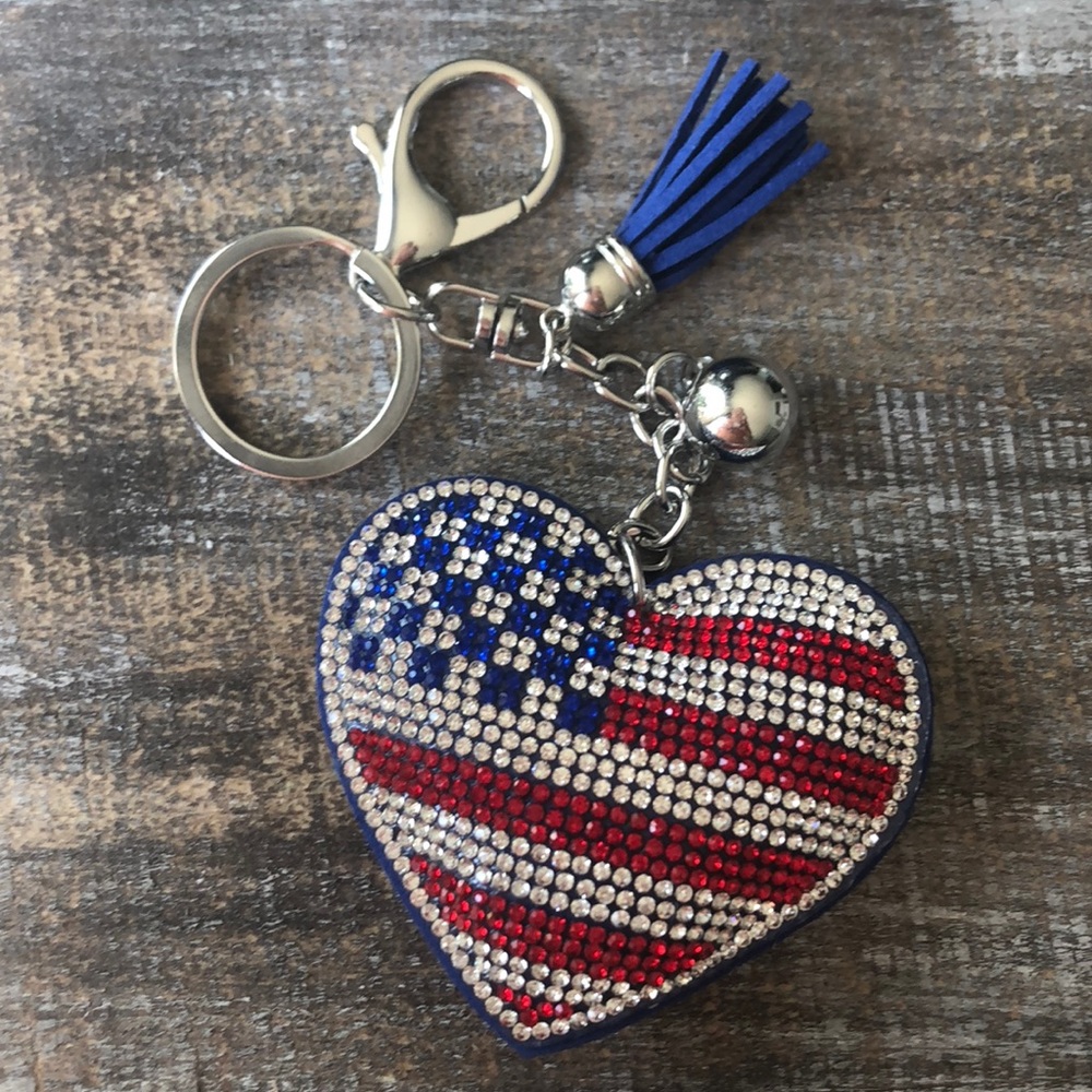 American Flag 🇺🇸 Rhinestone Heart Keychain 💙 - Picture 5 of 7